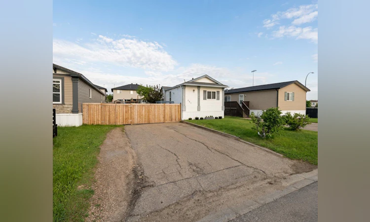 284 Caouette Crescent