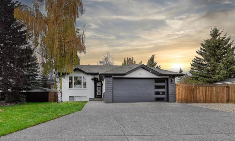941 West Chestermere Drive