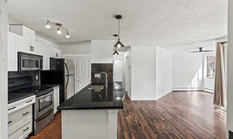 2-219 Village Terrace SW