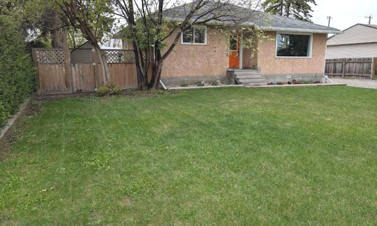 1122 Centre Street