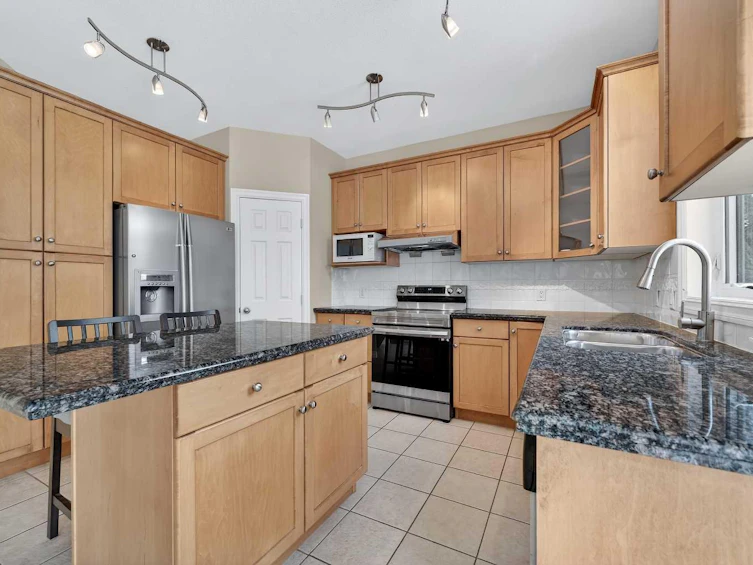 3 Hampstead Hill NW, Calgary, AB, T3A 6E5 - 8
