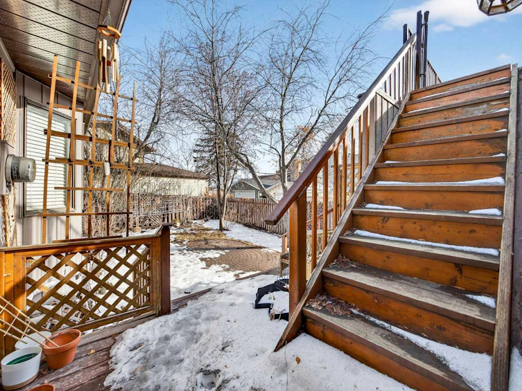 100 Strathcona Close SW, Calgary, AB, T3H 1L3 - 36