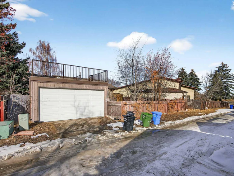 100 Strathcona Close SW, Calgary, AB, T3H 1L3 - 42