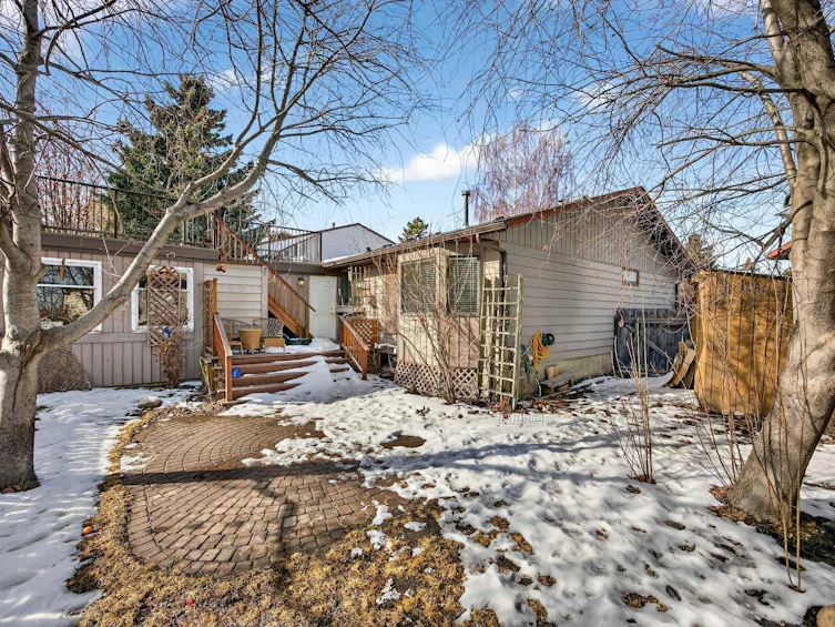 100 Strathcona Close SW, Calgary, AB, T3H 1L3 - 37