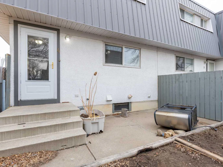 4-1601 23 Street N, Lethbridge, AB, T1H 4M9 - 26