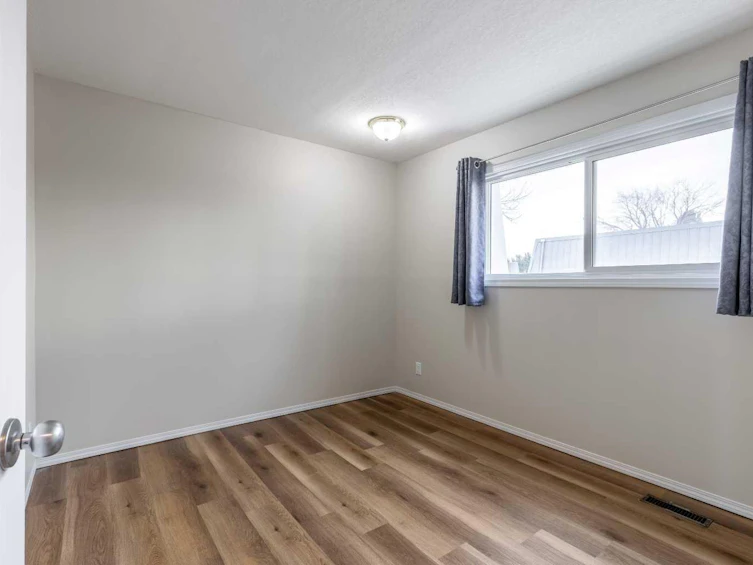 4-1601 23 Street N, Lethbridge, AB, T1H 4M9 - 18