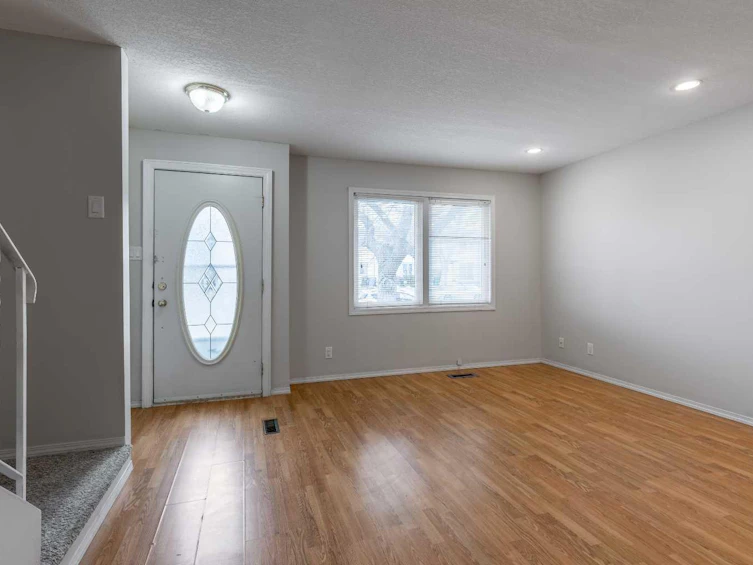 4-1601 23 Street N, Lethbridge, AB, T1H 4M9 - 5