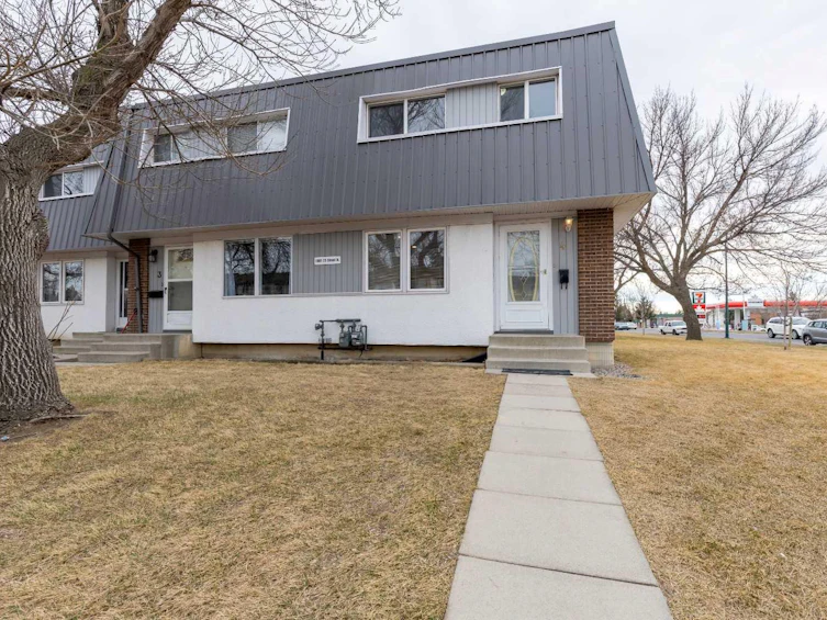 4-1601 23 Street N, Lethbridge, AB, T1H 4M9