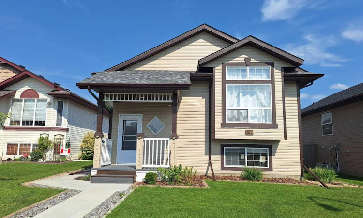 6315 60 Street Close
