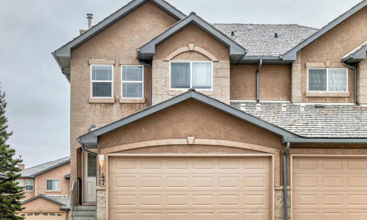 47 Royal Crest Court NW