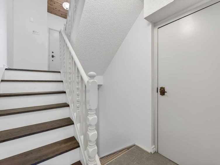 14 Canterbury Gardens SW, Calgary, AB, T2W 2S9 - 18
