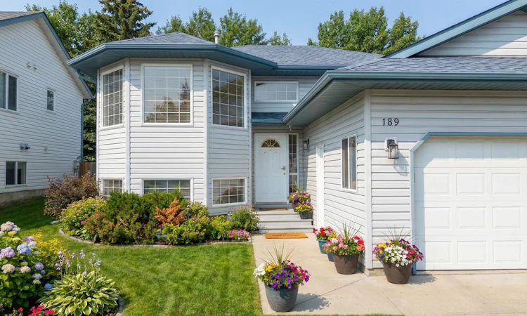 189 Sitar Crescent