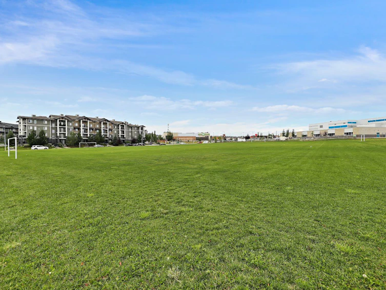 8318-70 Panamount Drive NW, Calgary, AB, T3K 6G7 - 32