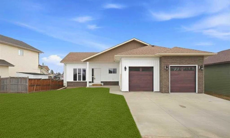 5123 55 Street Close