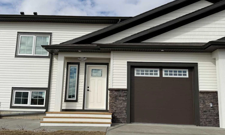 427 Meadowlark Way