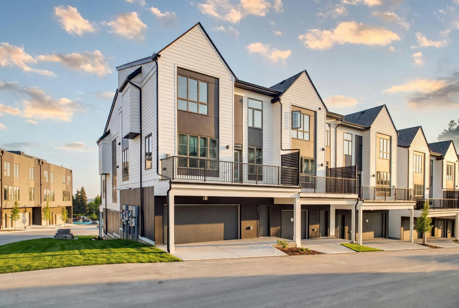 604 Sovereign Common SW, Calgary, AB, T3C 3Y3