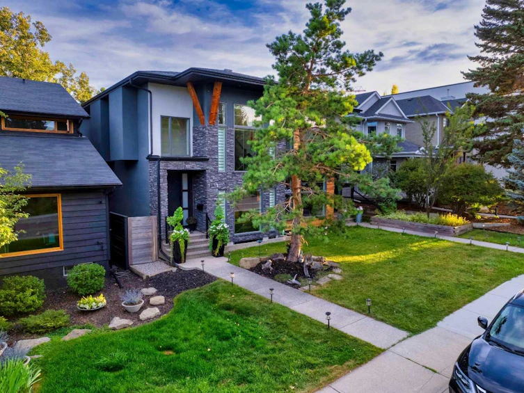 1911 31 Avenue SW, Calgary, AB, T2T 1T1