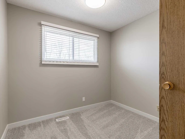 2102 13 Street N, Lethbridge, AB, T1H 2V5 - 19