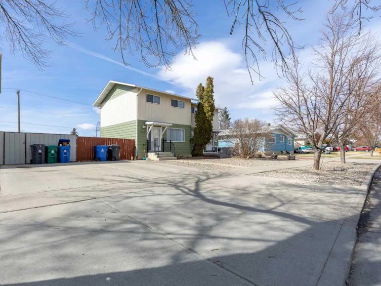 2102 13 Street N, Lethbridge, AB, T1H 2V5 - 3