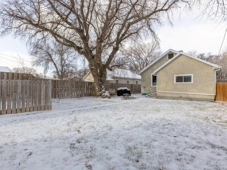 227 19 Street N, Lethbridge, AB, T1H 3J9 - 26