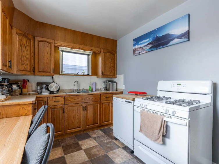 227 19 Street N, Lethbridge, AB, T1H 3J9 - 13