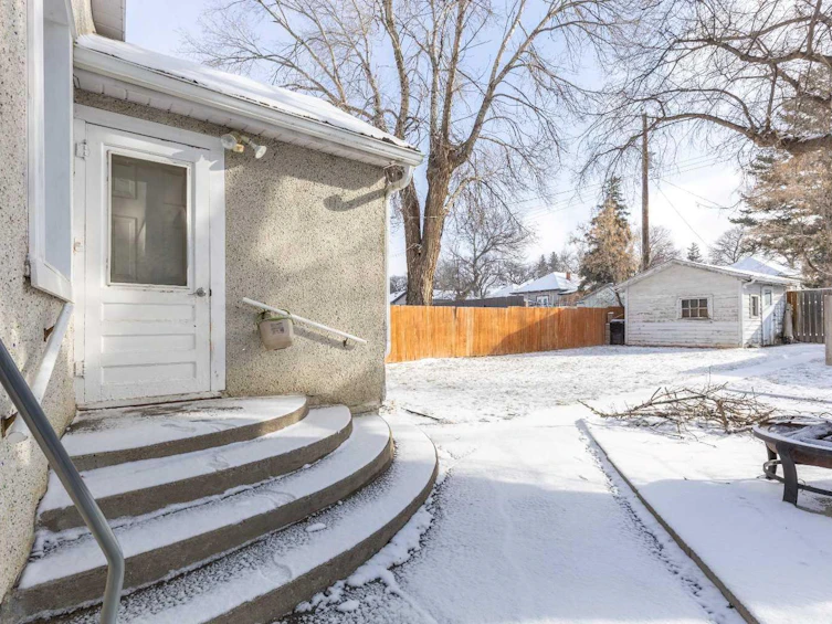 227 19 Street N, Lethbridge, AB, T1H 3J9 - 23
