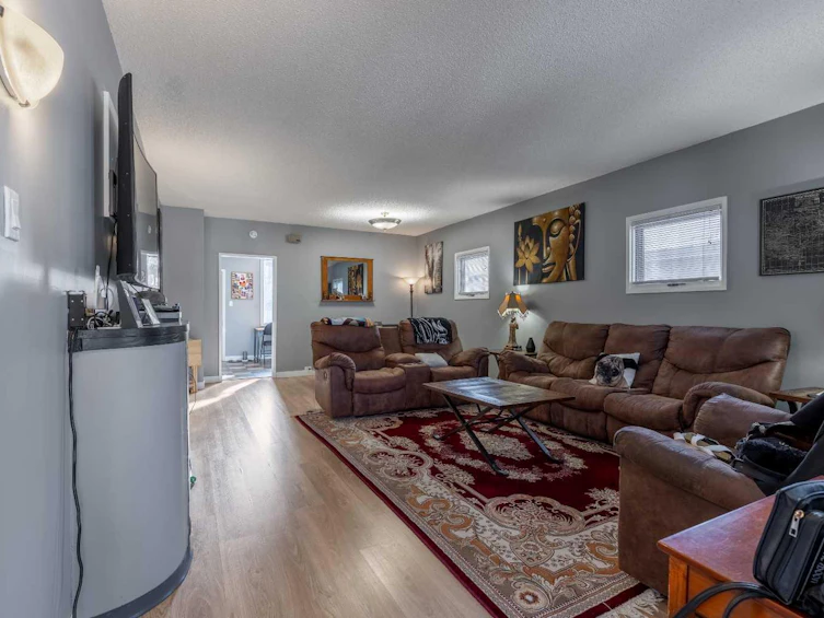 227 19 Street N, Lethbridge, AB, T1H 3J9 - 7