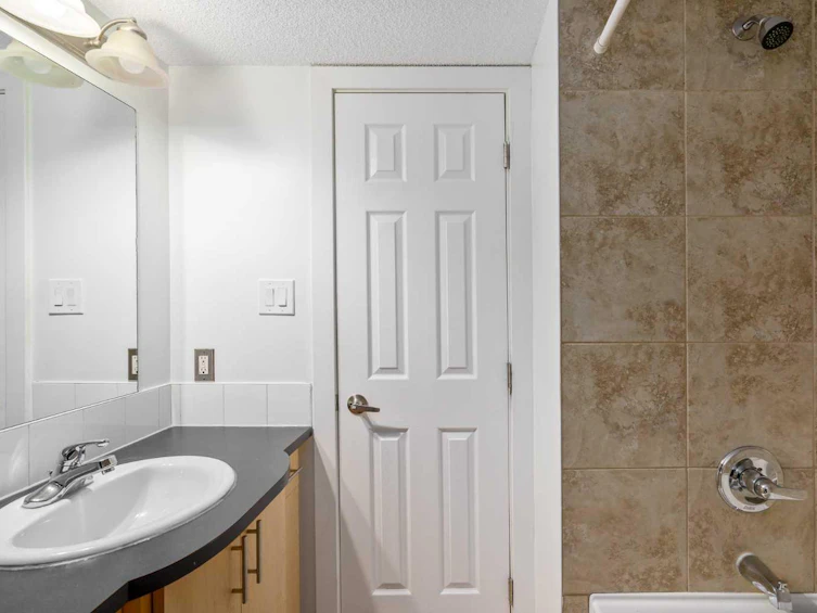 101-655 Meredith Road NE, Calgary, AB, T2E 5A9 - 12