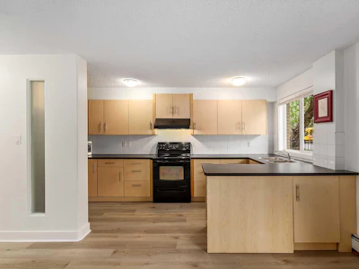 101-655 Meredith Road NE - 5