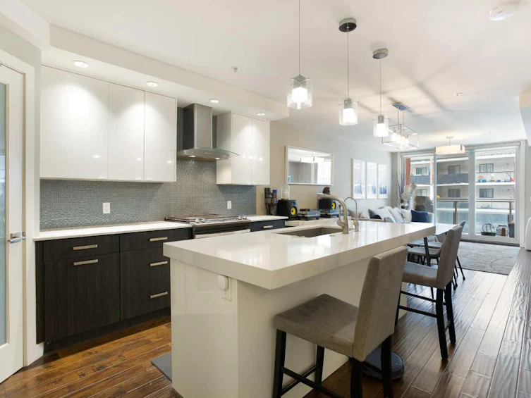 202-1029 15 Avenue SW, Calgary, AB, T2R 0S5