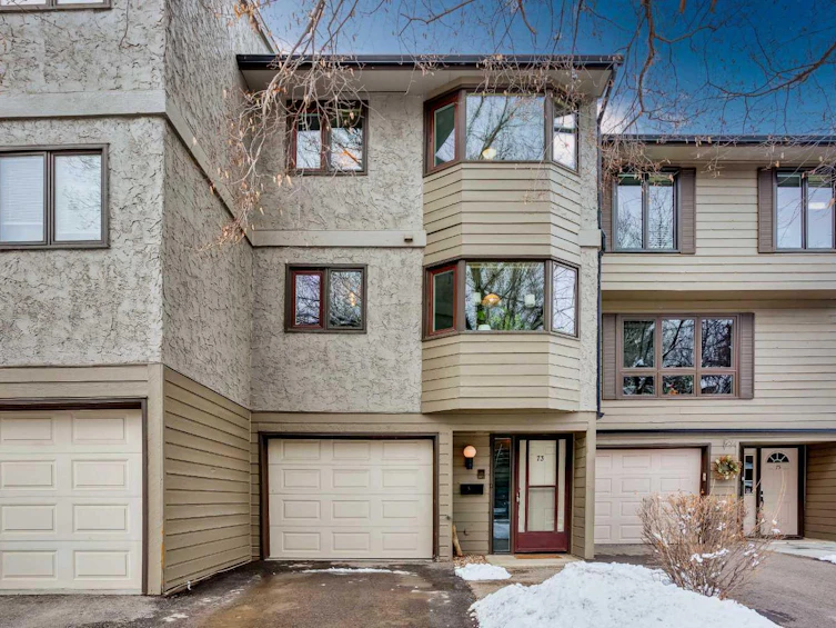 73-23 Glamis Drive SW, Calgary, AB, T3E 6S3
