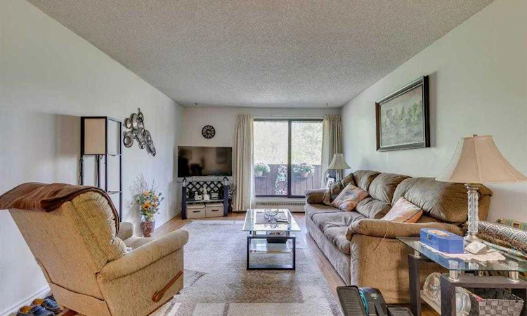 308-8403 Fairmount Drive SE