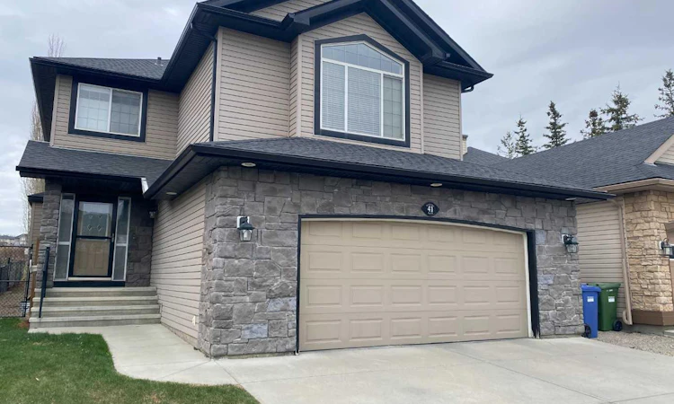 41 Kincora Drive NW