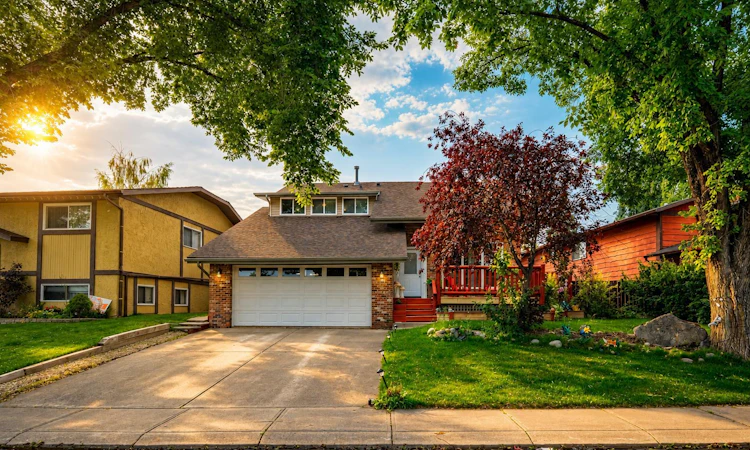 80 Taylor Way SE