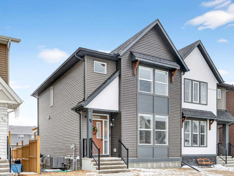 94 Wolf Gate NW, Okotoks, AB, T1S 5T9