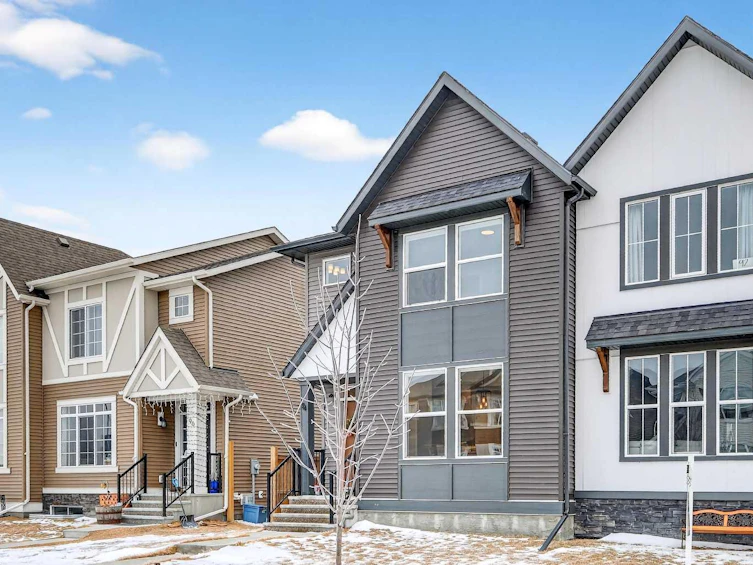 94 Wolf Gate NW, Okotoks, AB, T1S 5T9 - 2