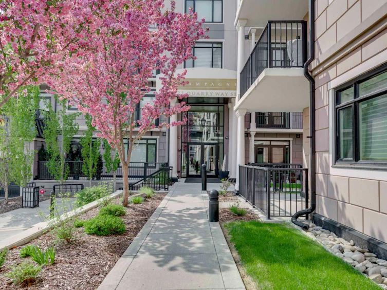 401-221 Quarry Way SE, Calgary, AB, T2C 5M7