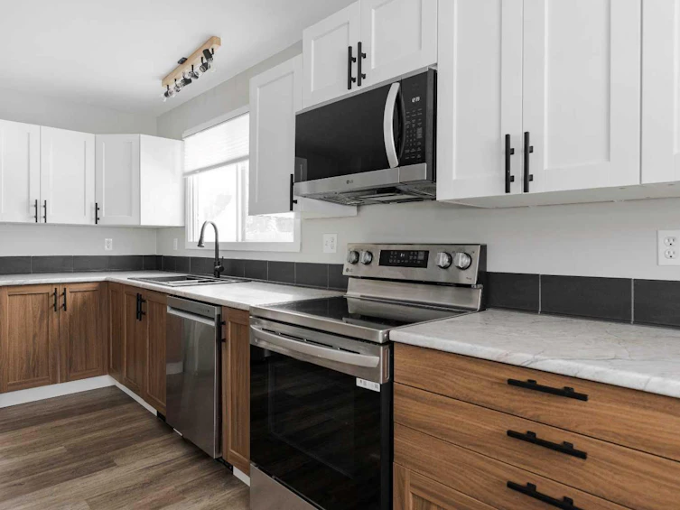 209 Woodland Drive, Fort Mcmurray, AB, T9K 1A4 - 6