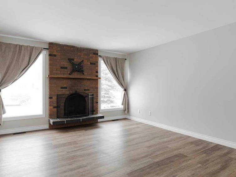 209 Woodland Drive, Fort Mcmurray, AB, T9K 1A4 - 10