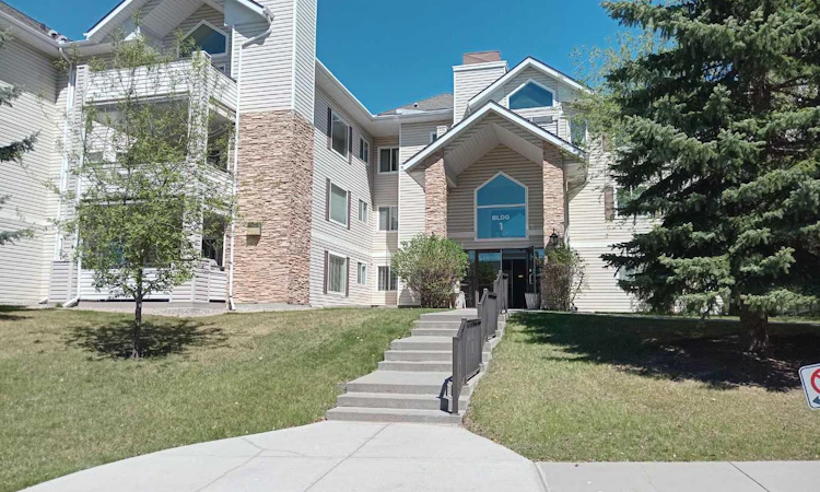 1207-7451 Springbank Boulevard SW
