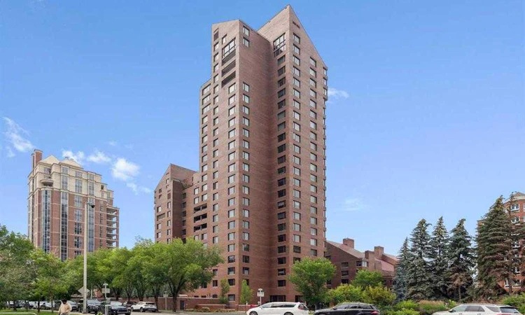 202A-500 Eau Claire Avenue SW