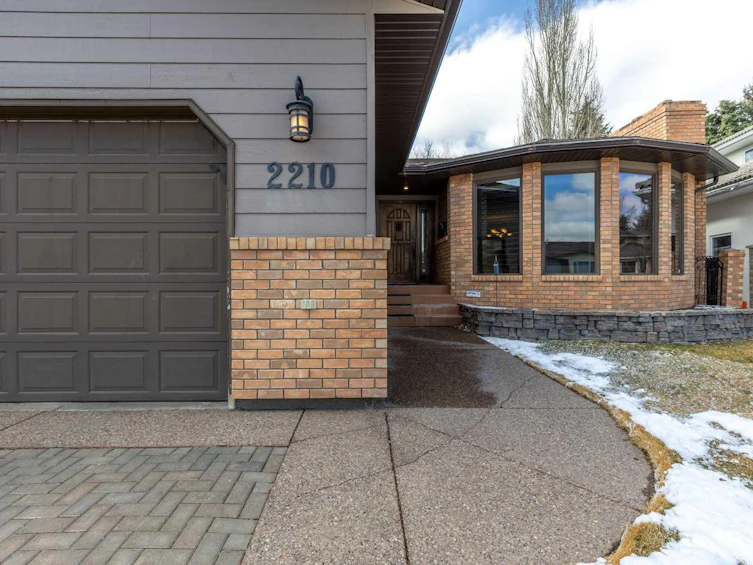 2210 26 Avenue S, Lethbridge, AB, T1K 6K2 - 4