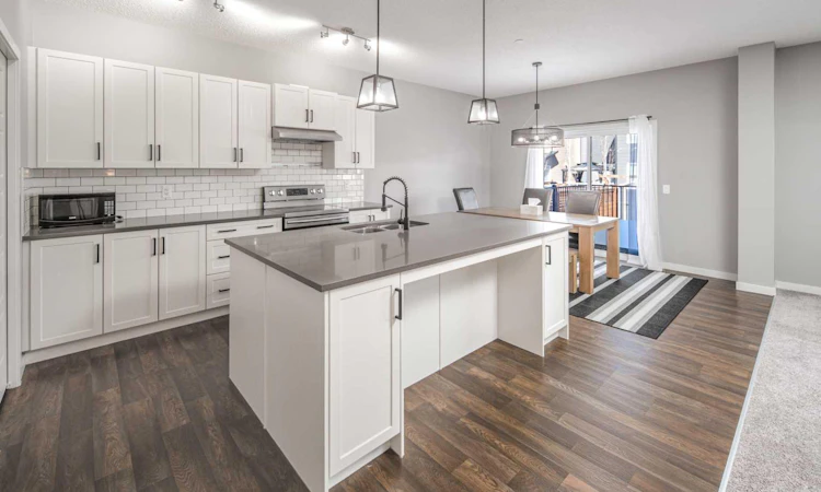 80 Howse Manor NE