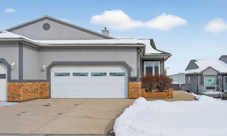 96 Norquay Heights NW