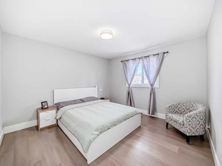 256 Riverside Mews SE, Calgary, AB, T2C 3Y8 - 35