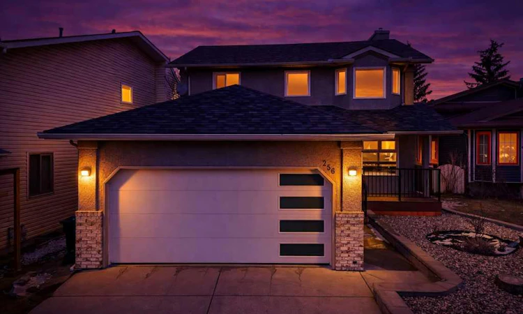256 Riverside Mews SE
