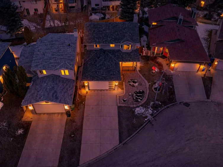 256 Riverside Mews SE, Calgary, AB, T2C 3Y8 - 3