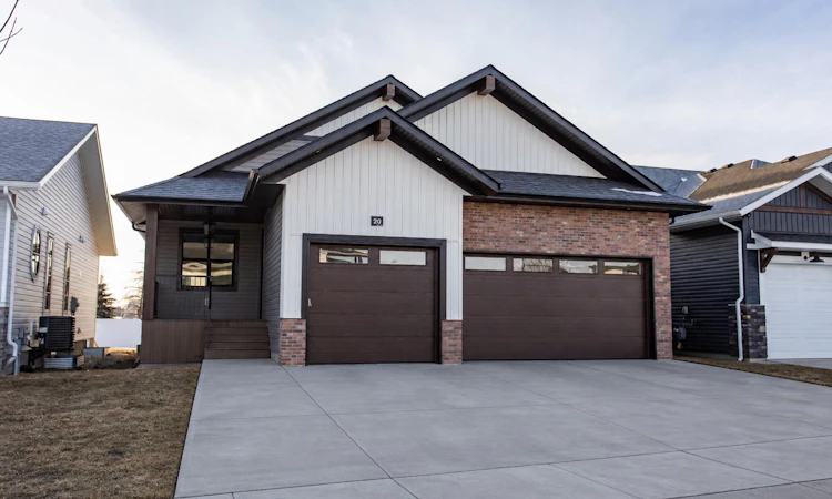 20 Emmett Crescent