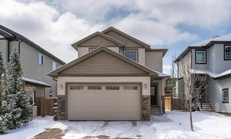 105 Wildrose Green
