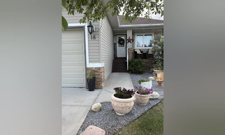 18 Wyndham Park View